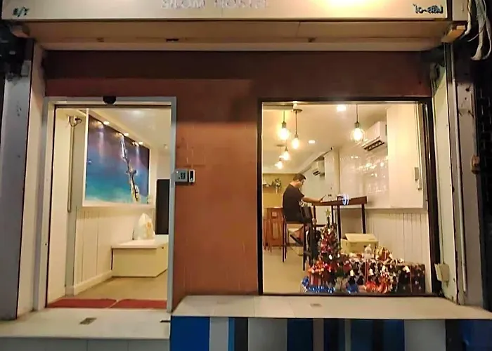 Отель Infinite Idol *